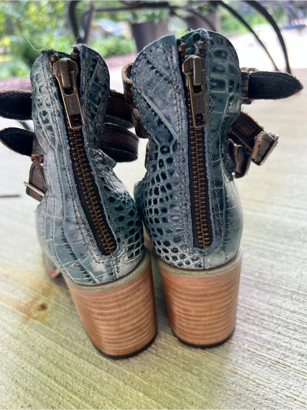 Freebird by Steven Teal Croc-Embossed Ankle-Strap Heels w/Brown Strap Shoes sz 6